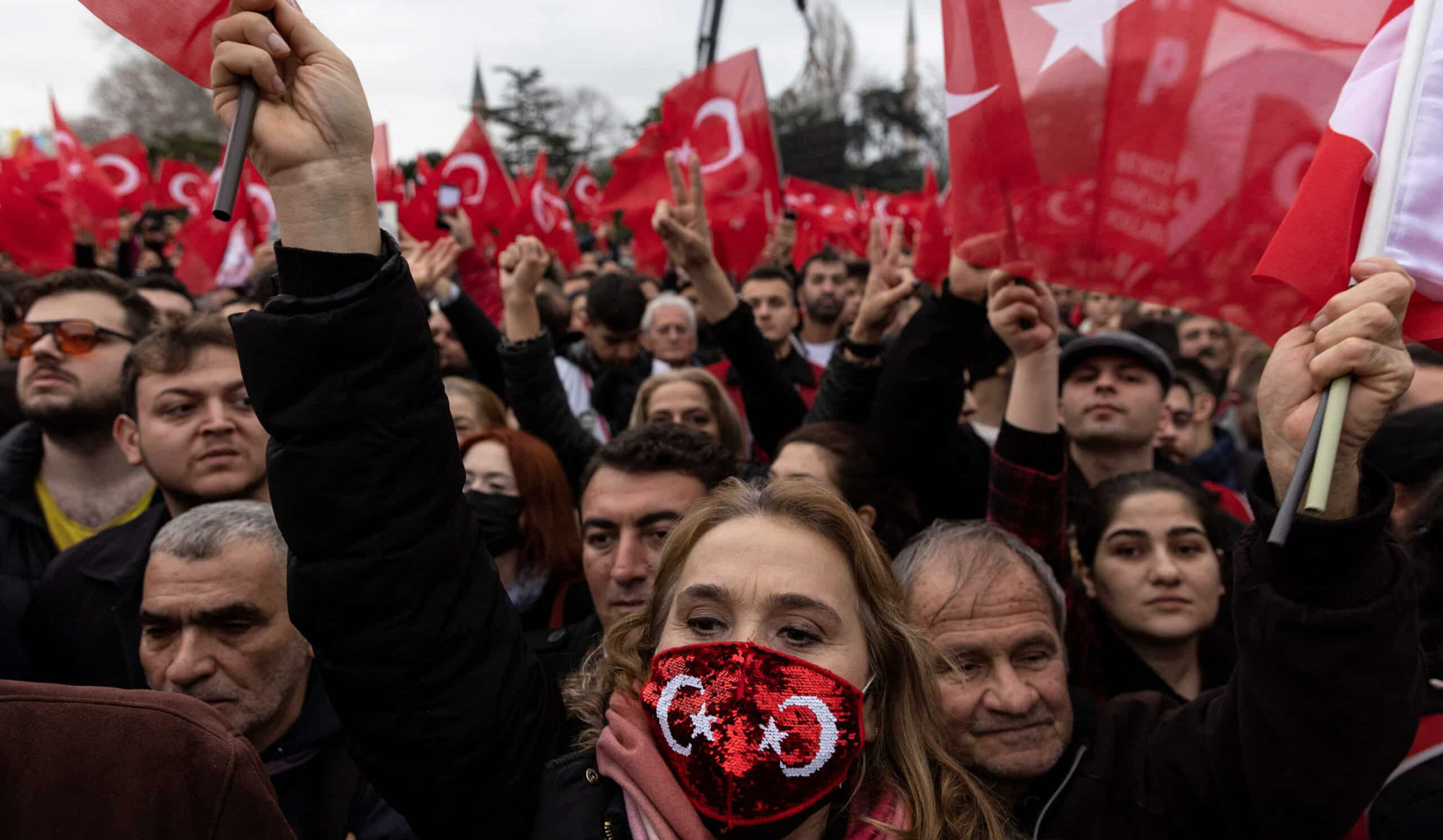 Thousands protest over Istanbul mayor's conviction