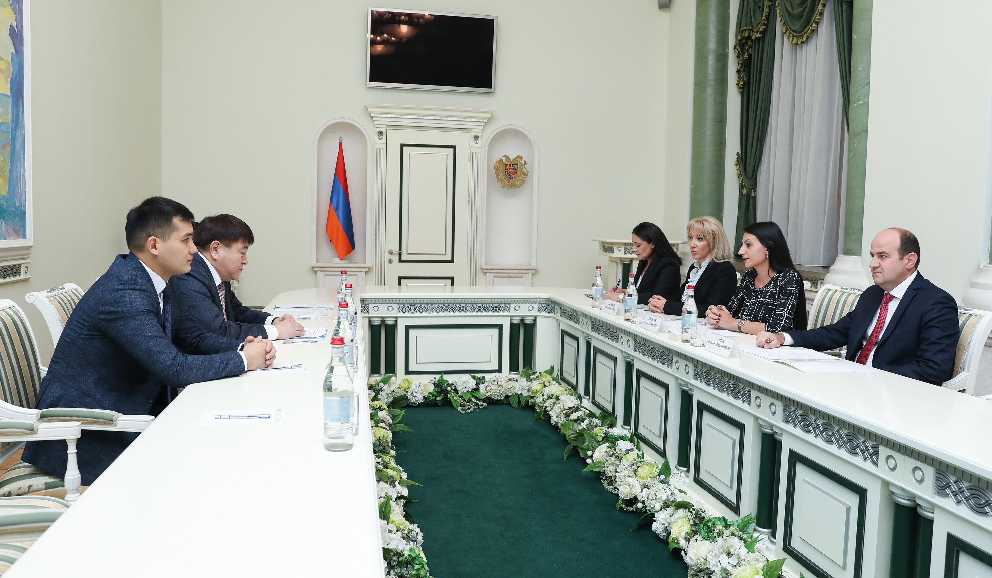 Заместитель Генпрокурора Армении Анаит Манасян приняла делегацию во главе с заместителем Генпрокурора Казахстана