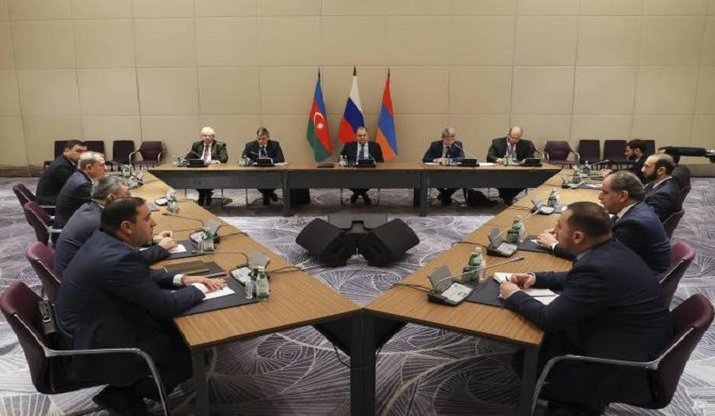 Yerevan asks to delay Moscow foreign ministerial between Armenia-Russia-Azerbaijan because of Lachin Corridor blockade