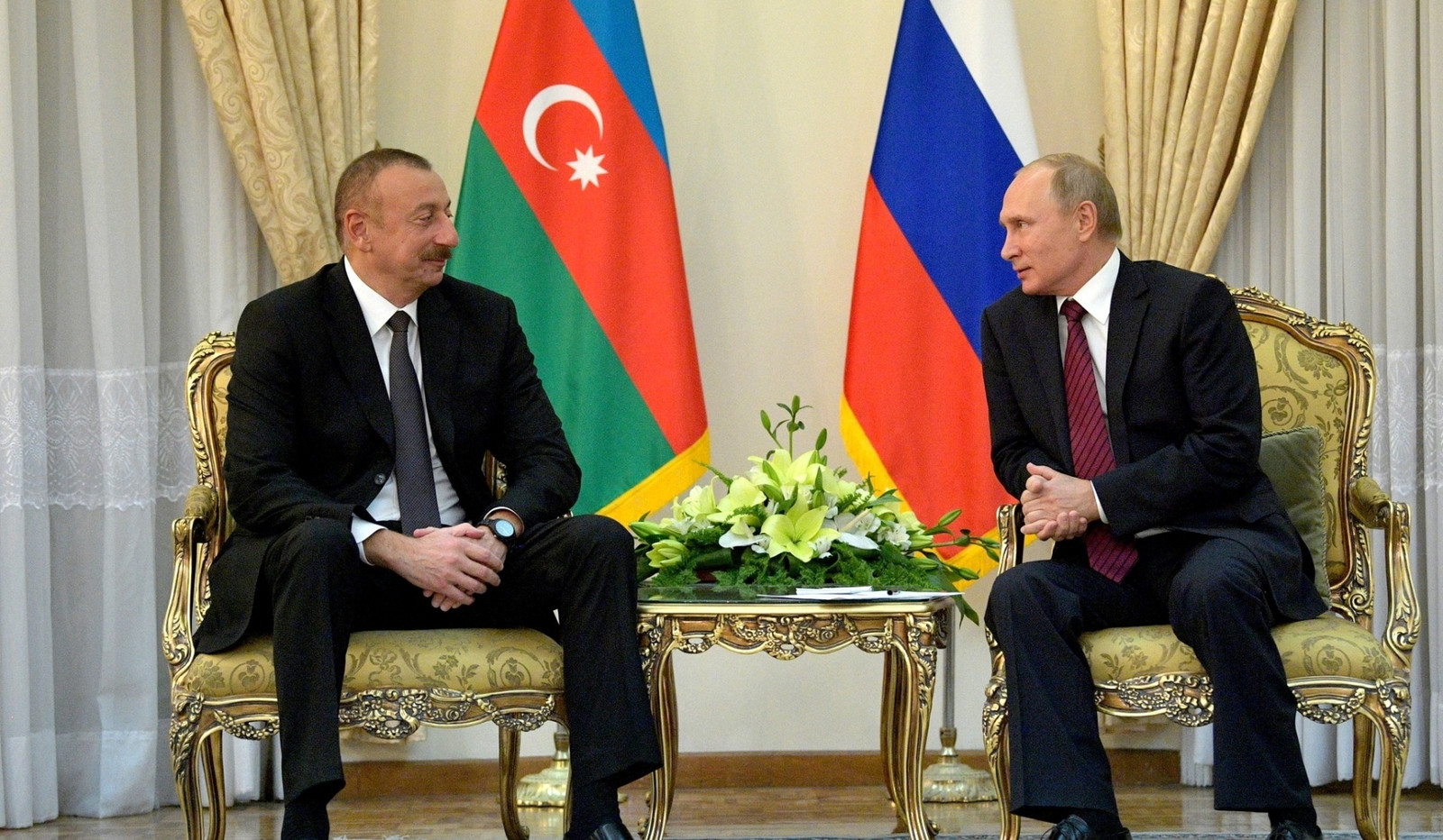 Путин и Алиев обсудили вопросы практической реализации трехсторонних договоренностей лидеров России, Армении и Азербайджана