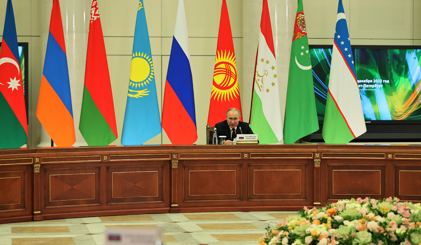 К сожалению, приходится признать, что разногласия возникают и между государствами-участниками СНГ: Путин