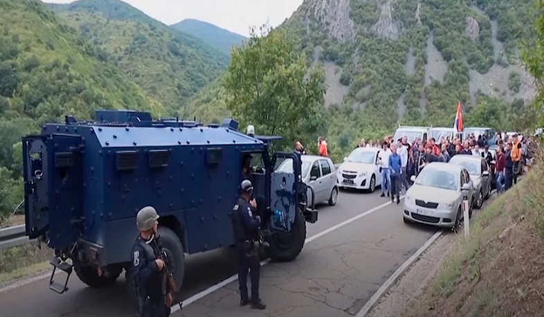 Запад потребовал от Вучича ликвидировать сербские баррикады в Косове: СМИ