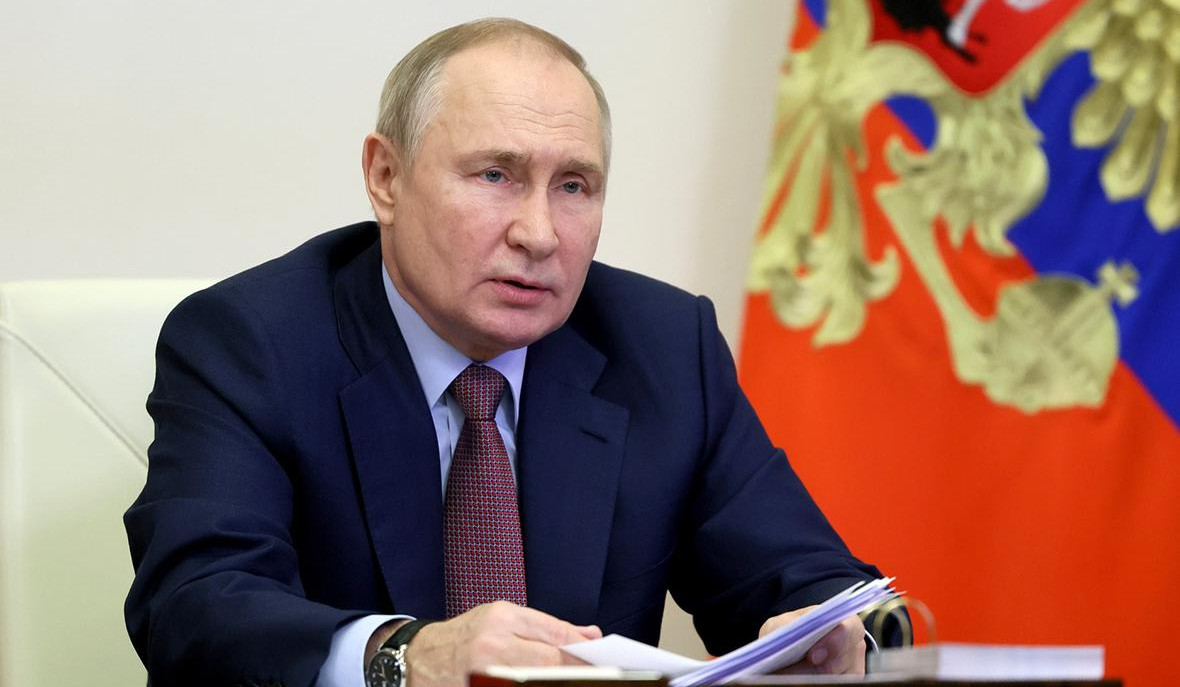 Putin approves decree prohibiting oil export to the countries imposing price cap