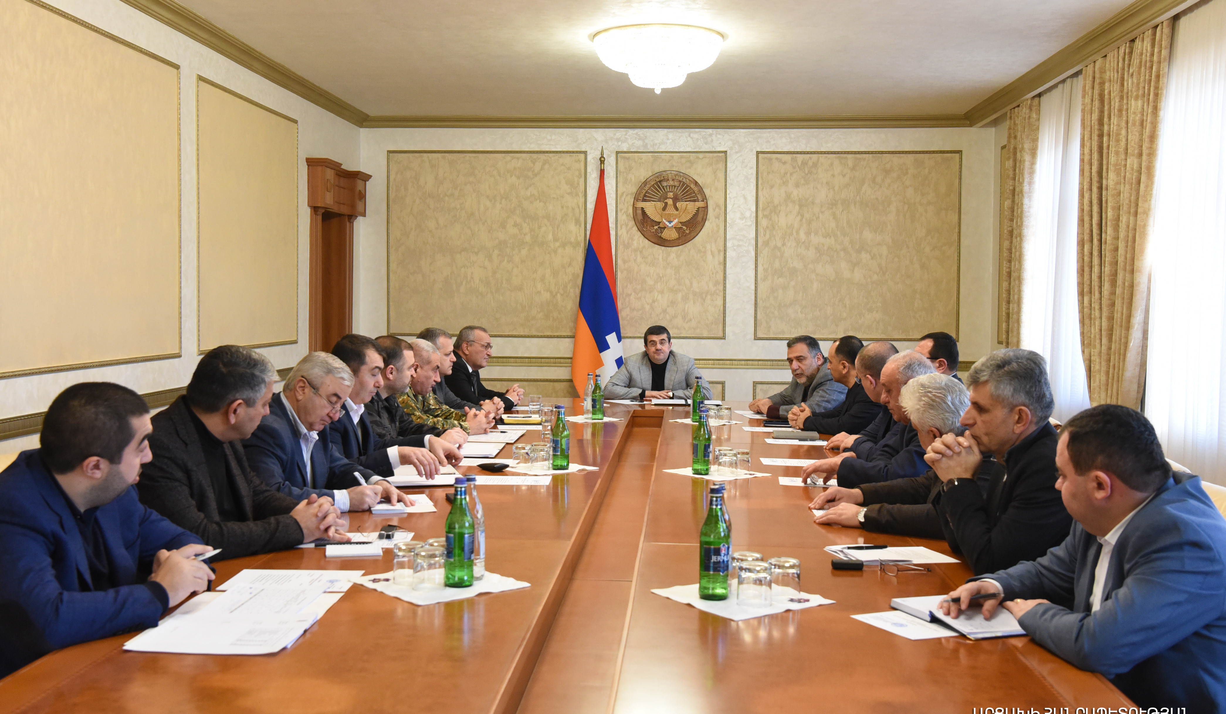 Ռուսական կողմի միջնորդությամբ կազմակերպվել է հաղորդակցություն ադրբեջանական կողմի հետ.  Արցախի նախագահի գլխավորությամբ ԱԽ նիստ է անցկացվել