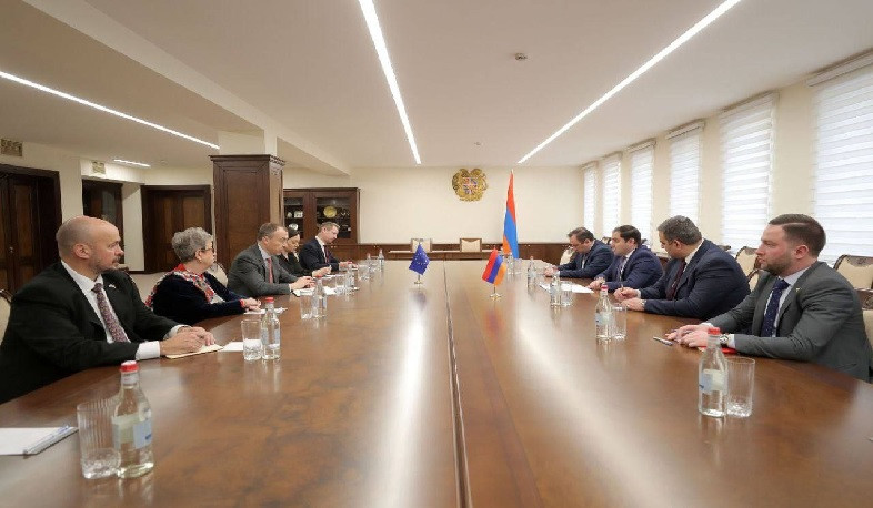 Suren Papikyan and Toivo Klaar discussed the latest regional developments