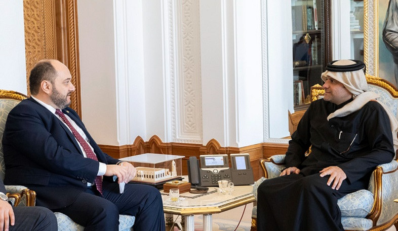 Араик Арутюнян провел встречу с руководителем дивана эмира Государства Кувейт
