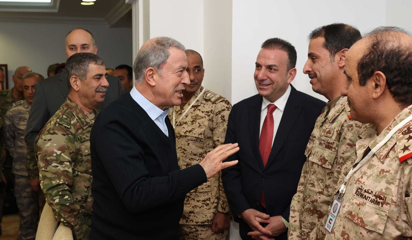 В Карсе состоялась трехсторонняя встреча министров обороны Турции, Азербайджана и Грузии