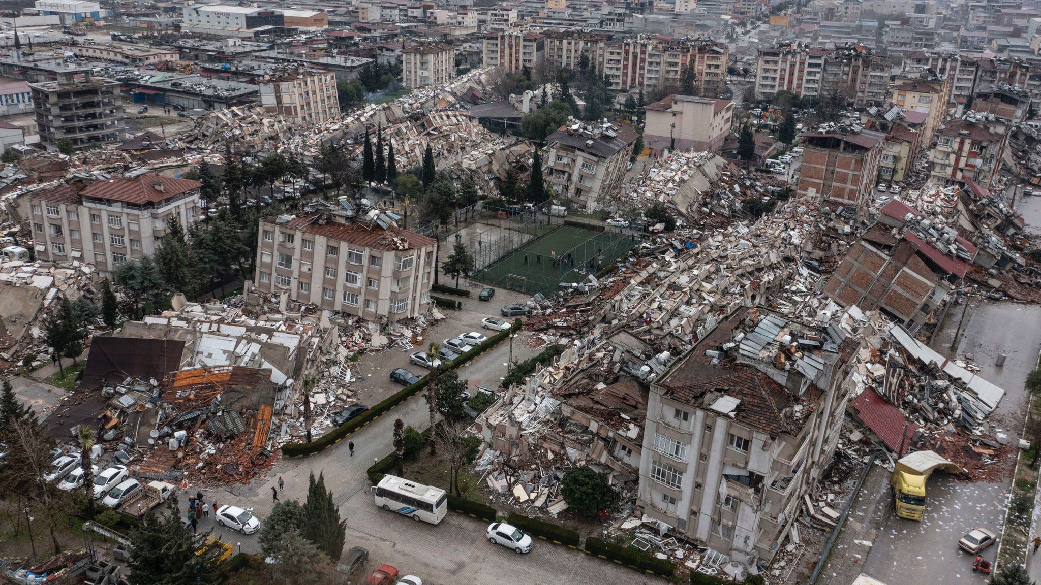 Rescuers work against time as Turkey-Syria quake death toll passes 7,800