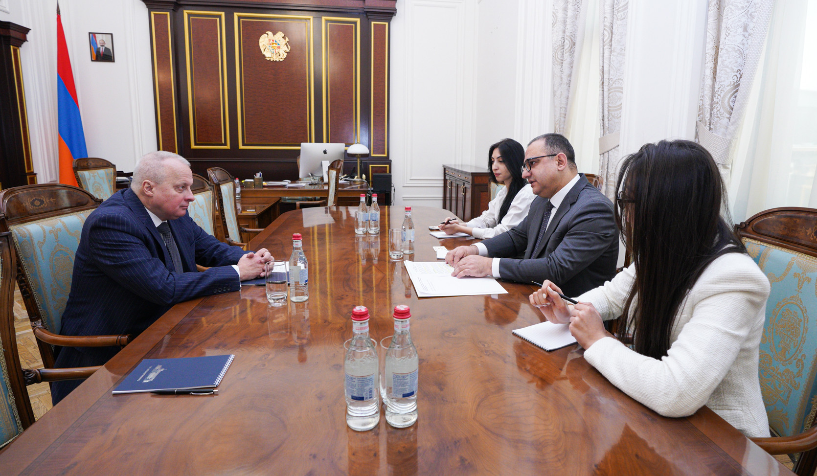 Вице-премьер Армении и Копыркин подчеркнули важность развития отношений в экономической сфере
