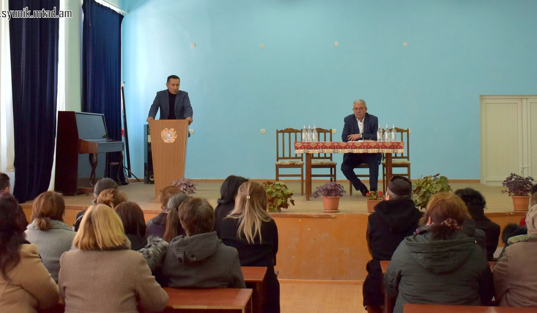 Սյունիքի մարզպետը Շինուհայրում բնակիչների հետ քննարկել է գյուղի խնդիրներն ու դրանց լուծման առաջարկները