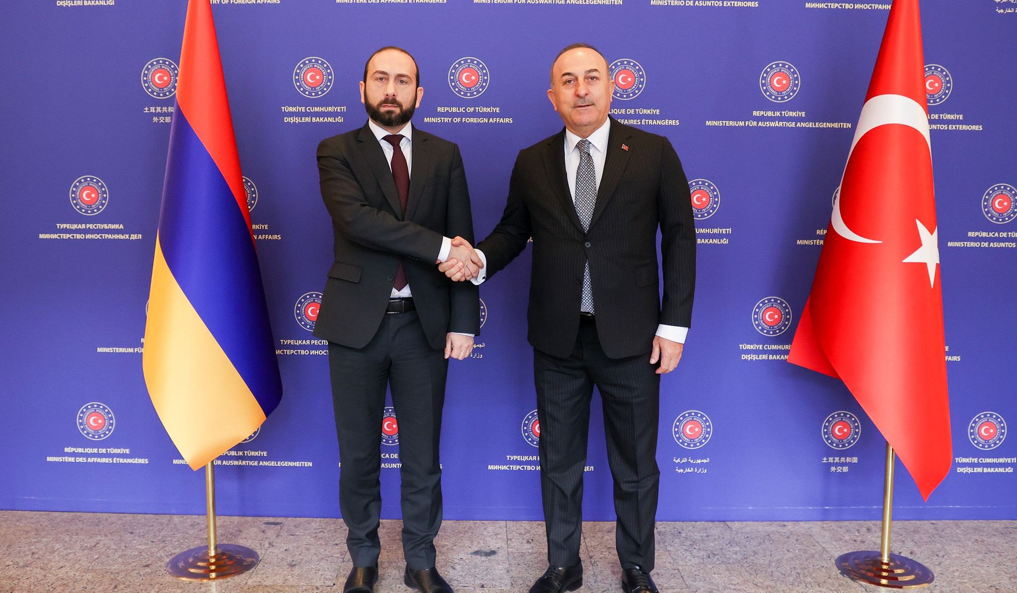 It is very meaningful that Armenian-Turkish land border, which is closed for over 30 years, was opened for Armenian humanitarian aid: Mirzoyan