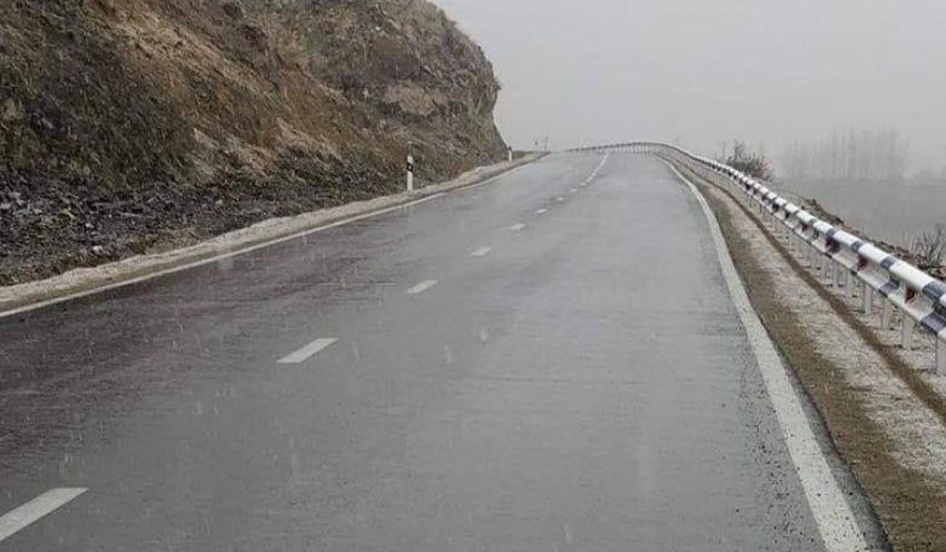 Սարավանի և Մեղրիի լեռնանցքներում թույլ ձյուն է տեղում