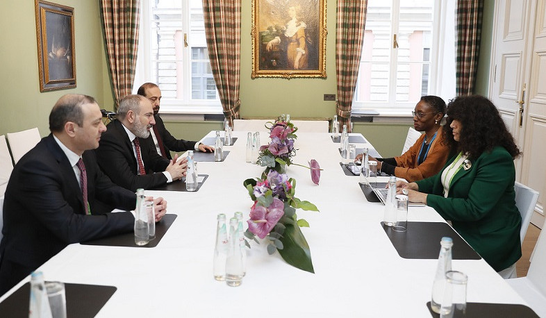 Nikol Pashinyan meets with the Chairman of the International Crisis Group