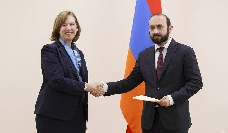Newly-appointed U.S. Ambassador to Armenia handed over copy of her credentials to Minister of Foreign Affairs of Armenia