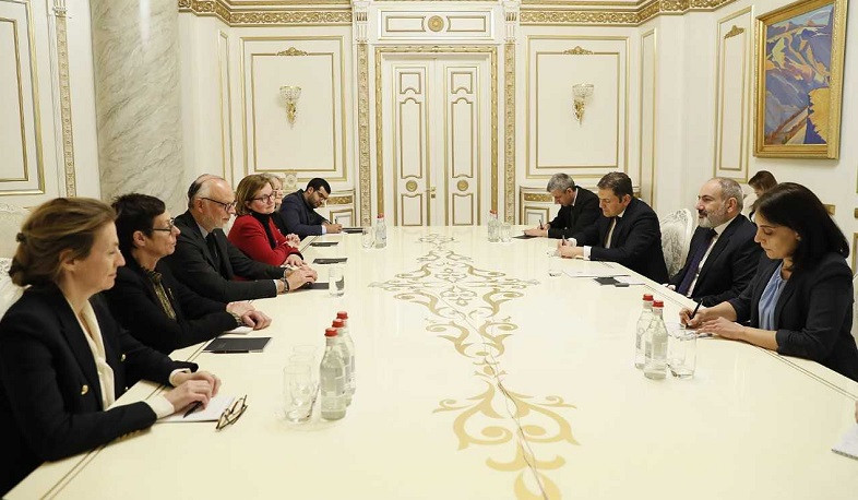 Nikol Pashinyan receives former French Prime Minister Édouard Philippe