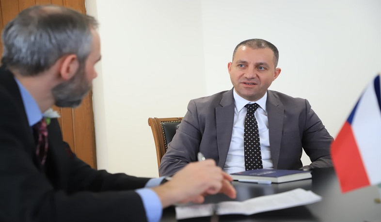 Վահան Քերոբյանը և Չեխիայի դեսպանը քննարկել են առևտրատնտեսական կապերի խորացմանը վերաբերող հարցեր