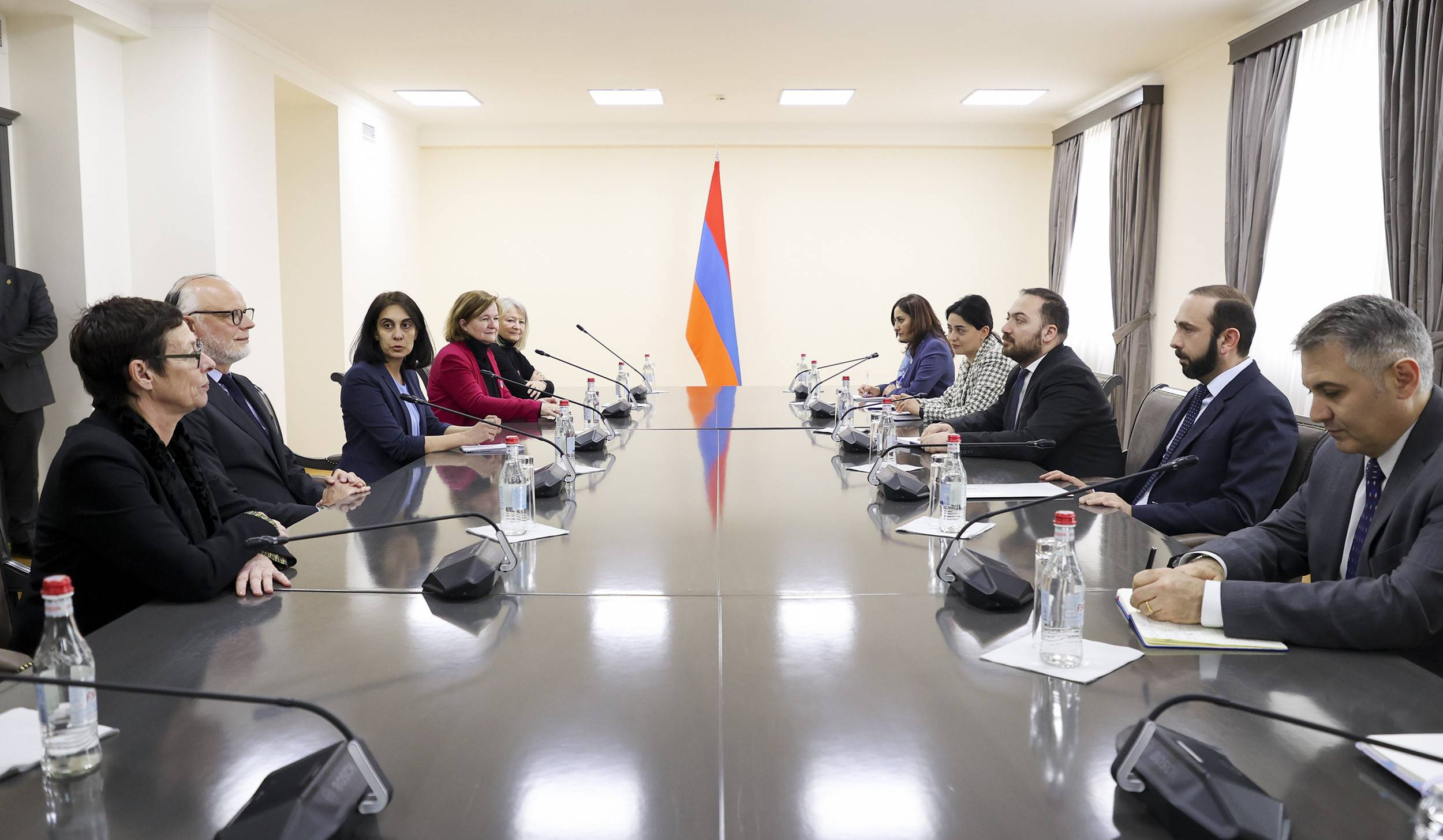 Ararat Mirzoyan’s meeting with Edouard Philippe