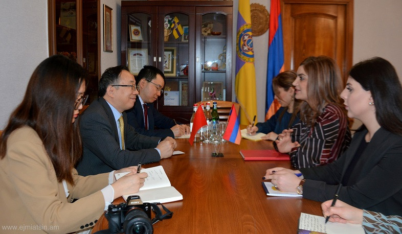 Էջմիածնի քաղաքապետը և Չինաստանի դեսպանն անդրադարձ են կատարել կառավարման համակարգերի սկզբունքներին