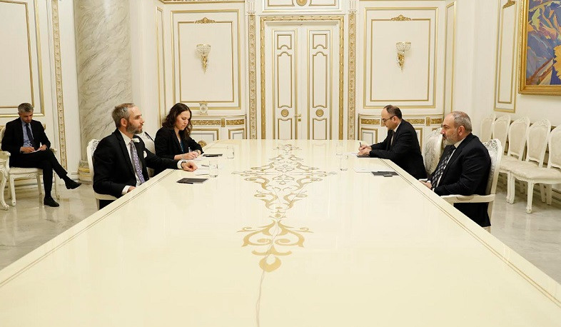 Никол Пашинян и Петр Пирунчик обсудили вопросы, связанные с деятельностью миссии ЕС в Армении