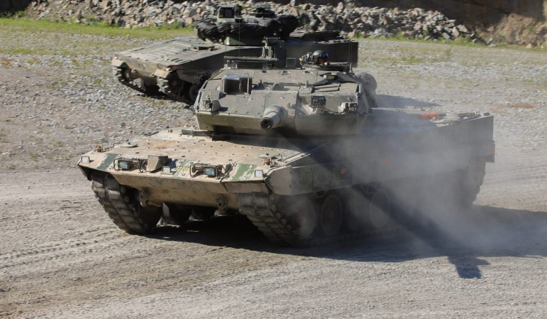 Sweden to deliver up to 10 Leopard 2 tanks to Ukraine