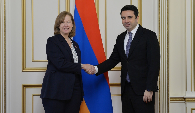 Уверен, армяно-американские отношения будут продолжать развиваться и расширяться: Ален Симонян новоназначенному послу США в Армении
