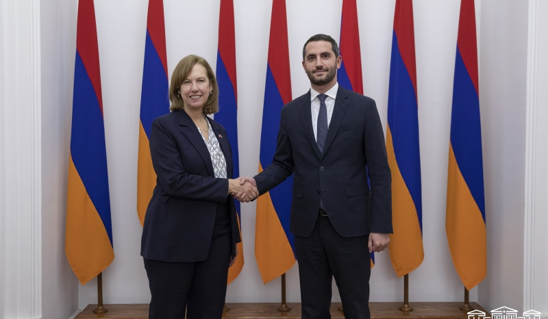 Рубен Рубинян принял новоназначенного посла США в Армении