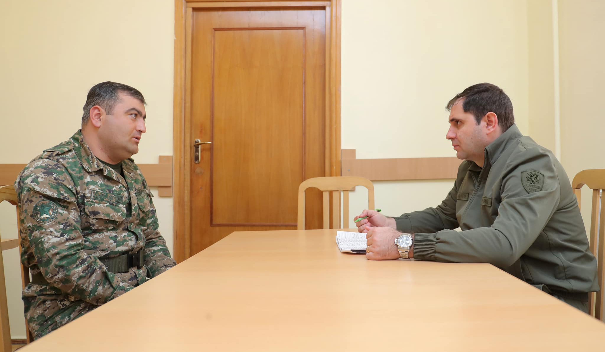 Սուրեն Պապիկյանը հրահանգել է մեծ ուշադրություն դարձնել զենքի օգտագործման և զինտեխնիկայի շահագործման անվտանգության կանոնների պահպանմանը