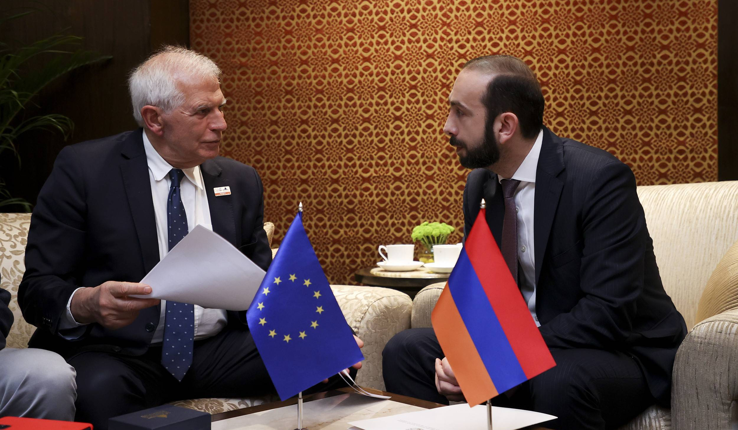 Ararat Mirzoyan presented to Josep Borrell developments in process of regulating Armenia-Azerbaijan relations