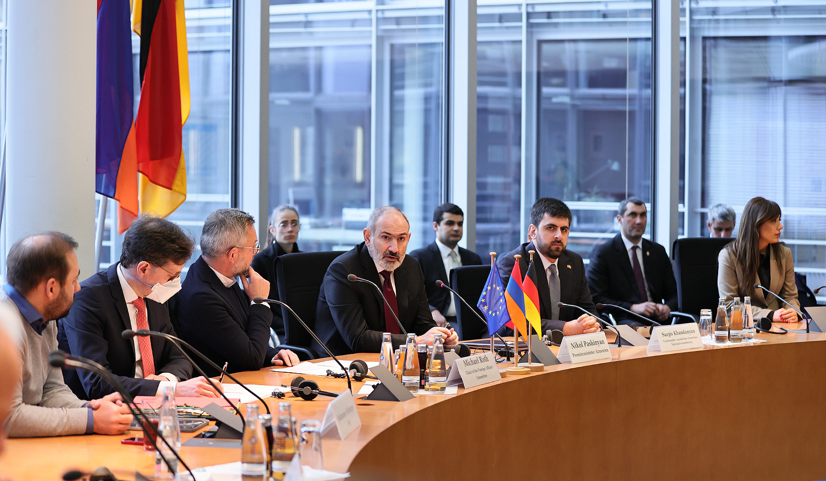 Prime Minister presents regional situation at Bundestag