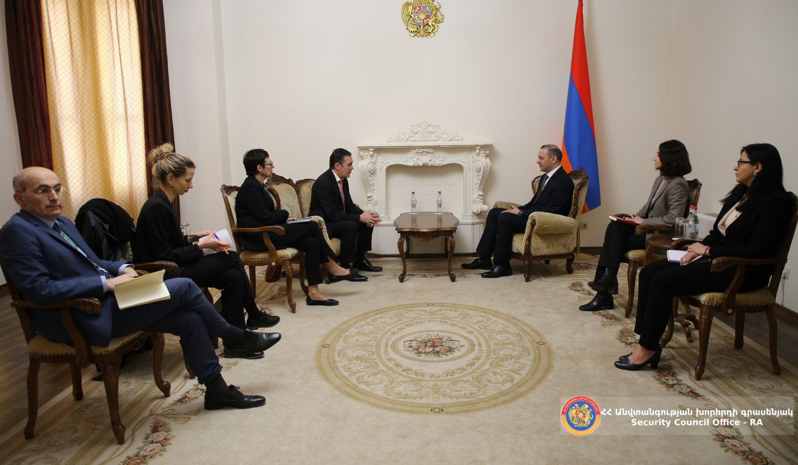 На встрече с Брисом Рокефо Армен Григорян подчеркнул необходимость международного присутствия в Нагорном Карабахе и Лачинском коридоре