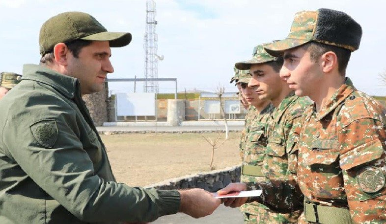 N զորամասում Սուրեն Պապիկյանը հանդիպել է զորացրված զինվորներին ու նրանց ծնողներին