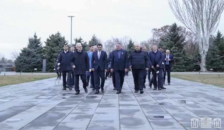 Delegation of Russia’s Federal Assembly visits Tsitsernakaberd Memorial Complex