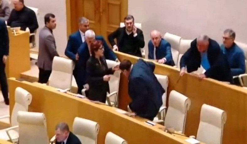 Perkelahian lain di Parlemen Georgia