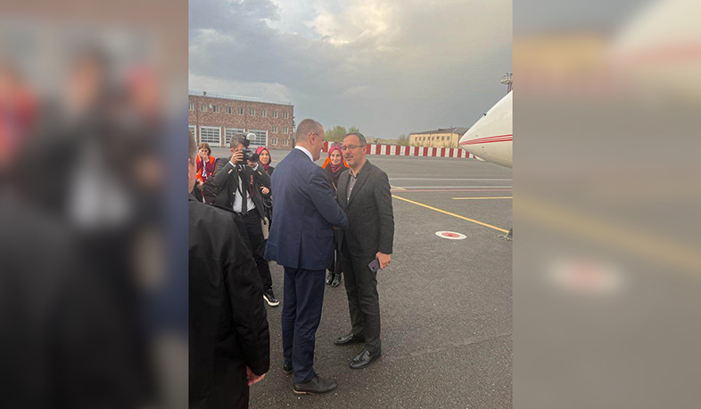 Menteri Olahraga Turki tiba di Armenia