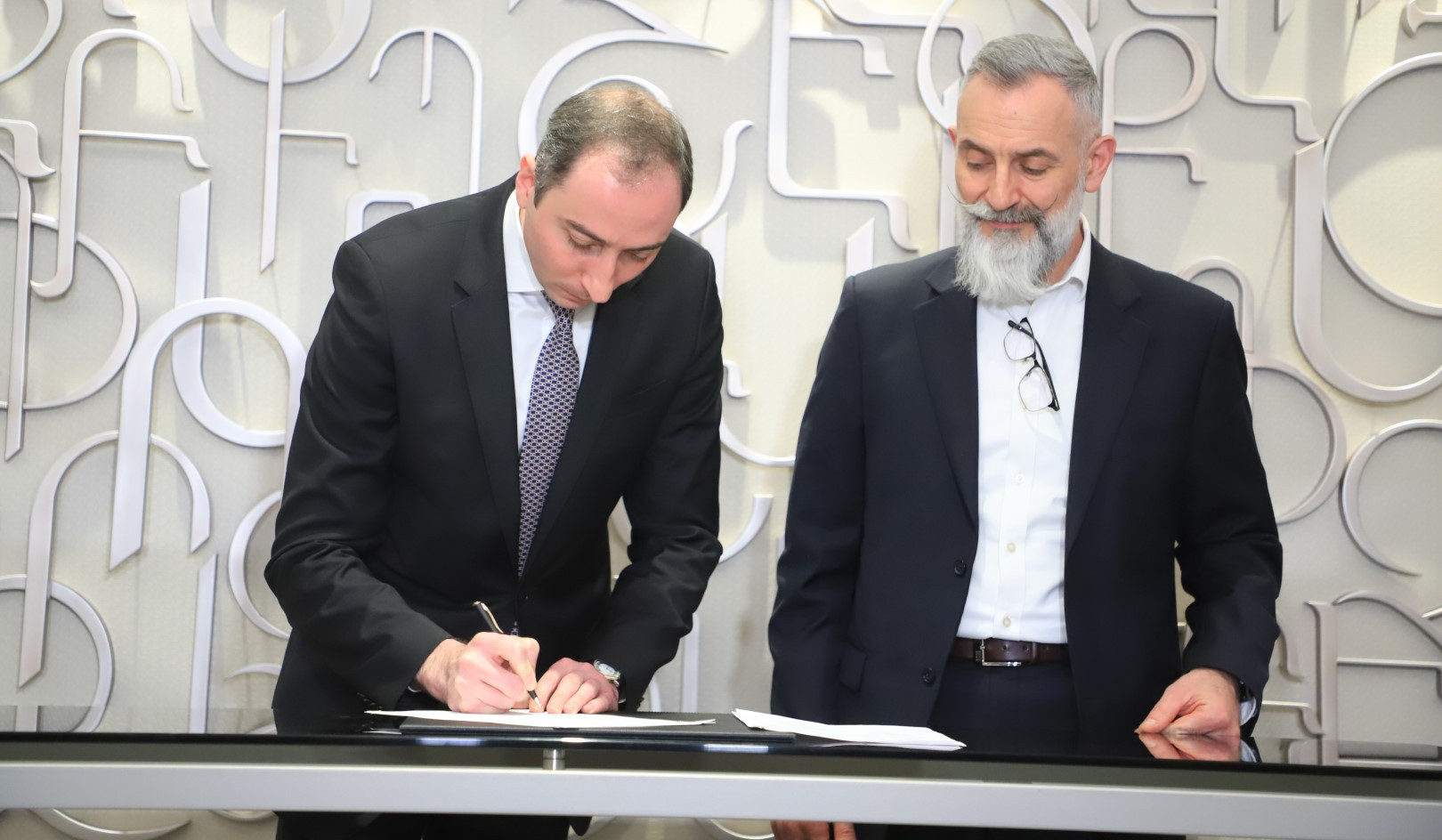 High-Tech Ministry of Armenia to cooperate with Apple official partner ASBC