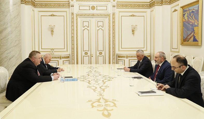 PM Pashinyan receives the Deputy Prime Minister of Russia