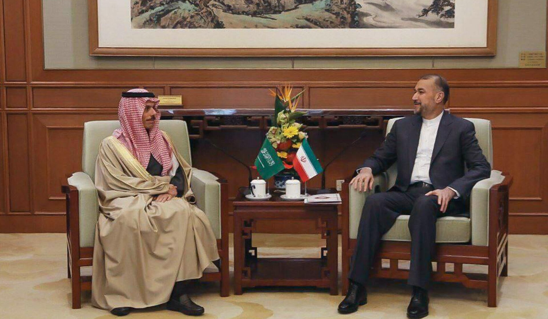 Главы МИД Ирана и Саудовской Аравии обсудили дальнейший процесс нормализации отношений между двумя странами