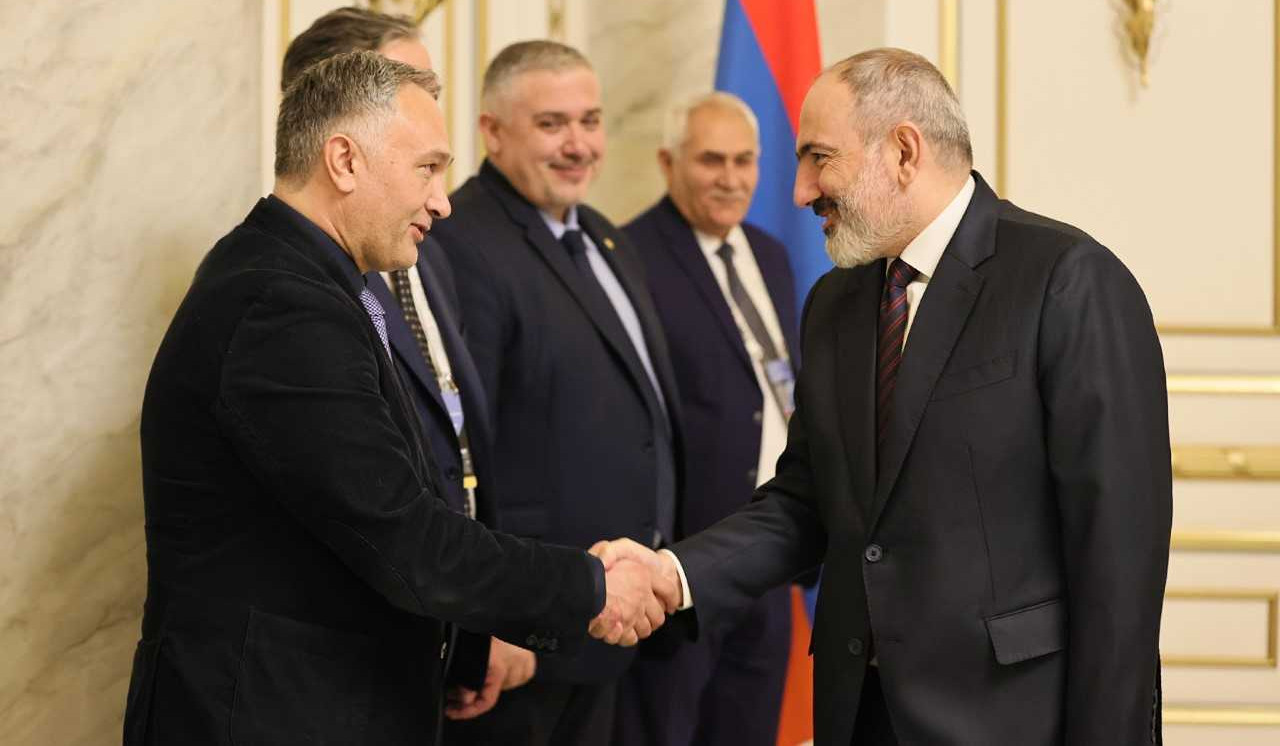 Ожидаем впечатляющего чемпионата: премьер-министр Армении принял президентов Международной и Европейской федераций тяжелой атлетики