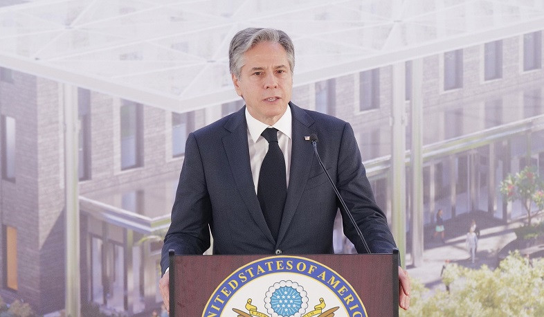 Блинкен принял участие в церемонии закладки фундамента посольства США во Вьетнаме