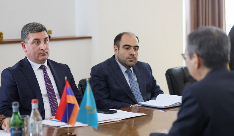 Գնել Սանոսյանն ու Ղազախստանի դեսպանը քննարկել են էներգետիկ, տրանսպորտի, ավիացիոն ոլորտներում համագործակցության հարցեր