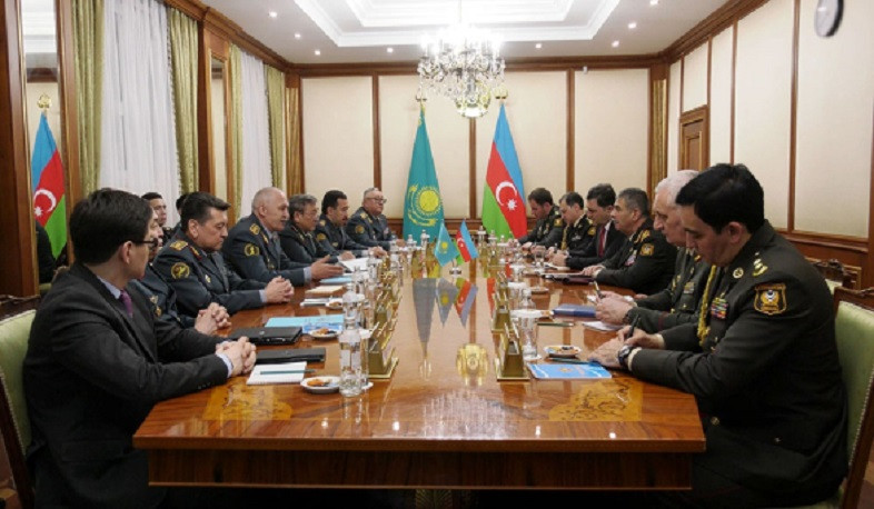 Աստանայում հանդիպել են Ադրբեջանի և Ղազախստանի պաշտպանության նախարարները