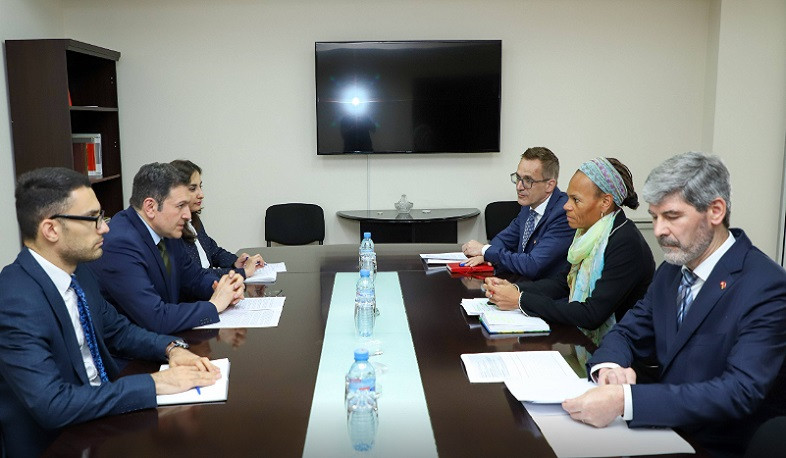 Պարույր Հովհաննիսյանը Շվեյցարիայի գործակալության տնօրենին է ներկայացրել  ՀՀ ինքնիշխան տարածքի նկատմամբ Ադրբեջանի ագրեսիայի հետևանքները