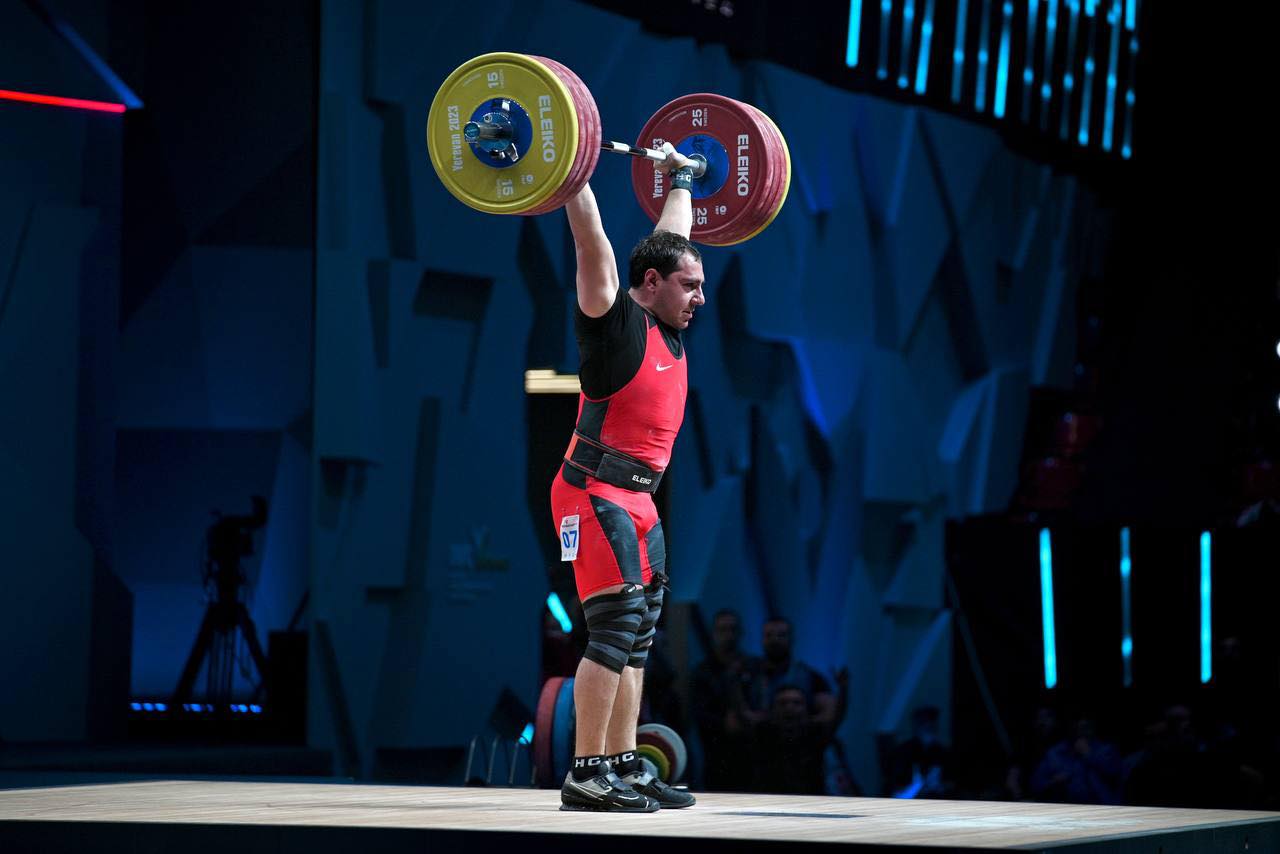 Davit Hovhannisyan ağır atletika üzrə Avropa çempionu olub