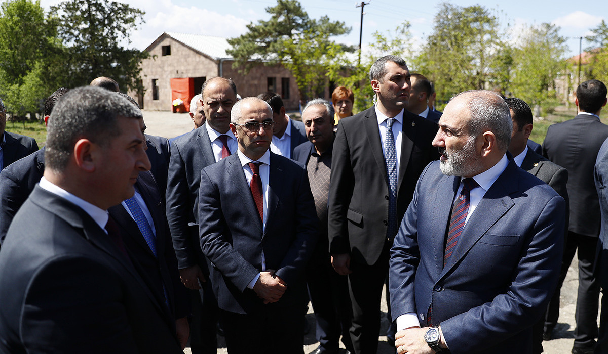 Նիկոլ Փաշինյանը Սարդարապատում ծանոթացել է մանկապարտեզի հիմնանորոգման աշխատանքների ընթացքին