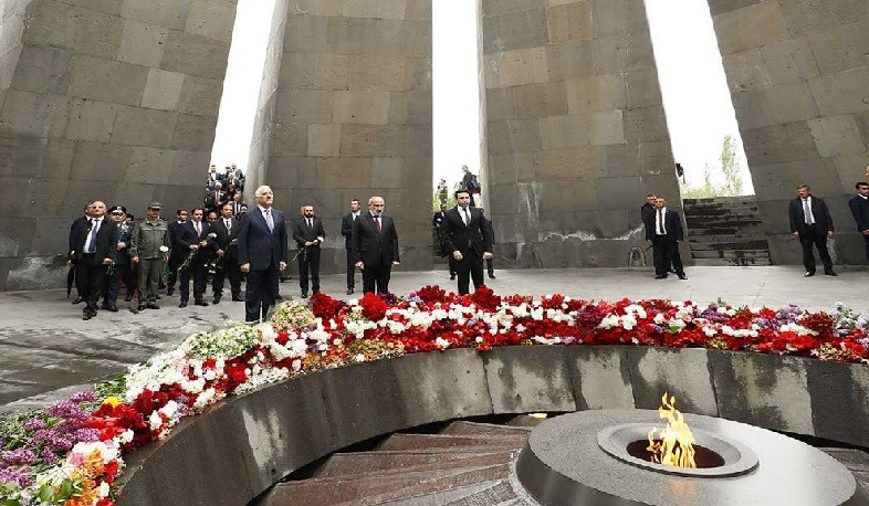 Премьер-министр и высокопоставленные чиновники почтили память в Цицернакаберде