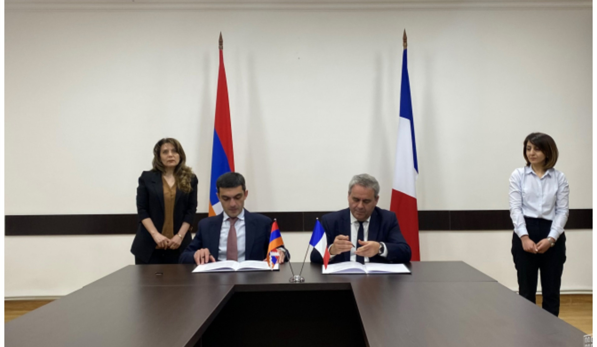 Artsaxın XİN başçısı və Aude de France regionunun prezidenti birgə bəyanat imzaladılar