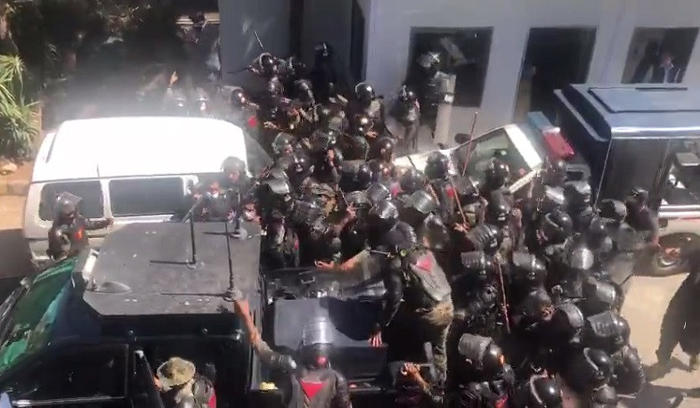 Бывшего премьер-министра Пакистана задержали