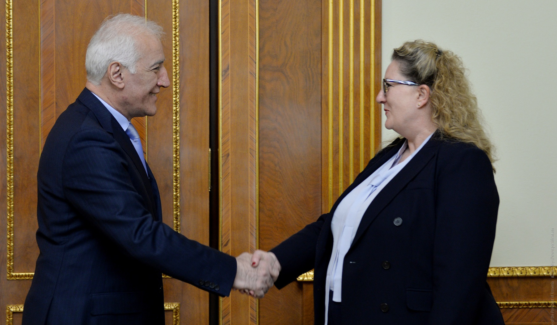 Ваагн Хачатурян провел прощальную встречу с послом Норвегии в Армении Элен Санд Андресен