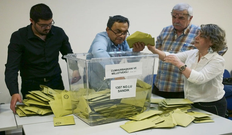 Թուրքիայի խորհրդարանի ընտրություններում Էրդողանի գլխավորած դաշինքն առաջատար դիրքերում է՝  քվեների 49,4%-ով