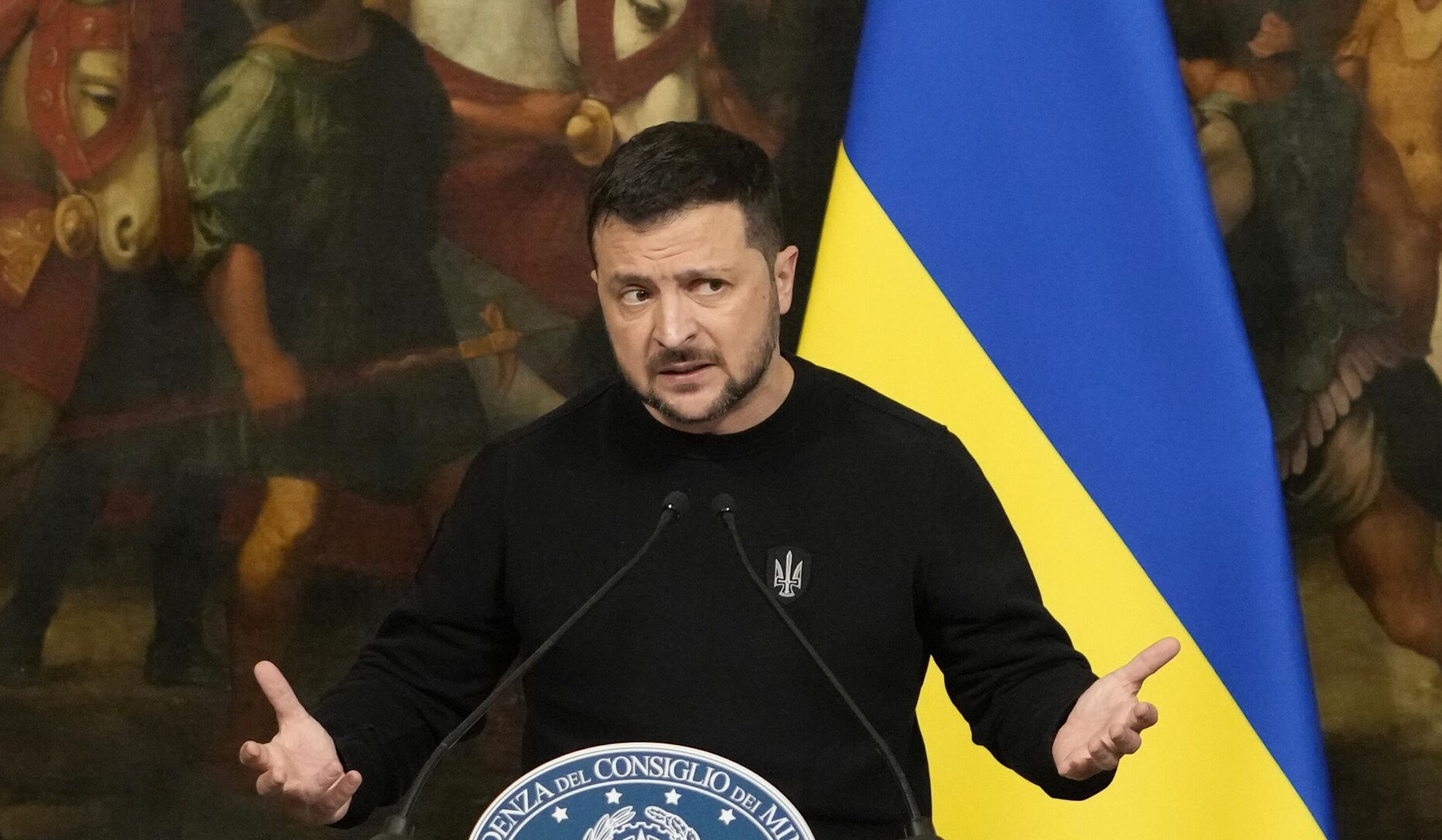 Зеленский заявил, что возвращается из Европы на Украину с новыми пакетами военной помощи